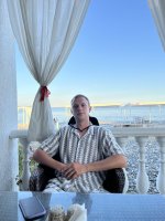 Высокий с машиной ищет милую и весёлую  – Фото 1